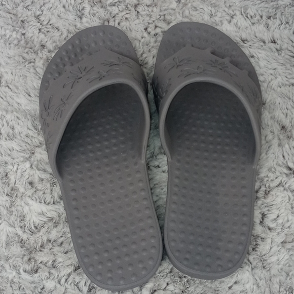 spa pedicure sandals